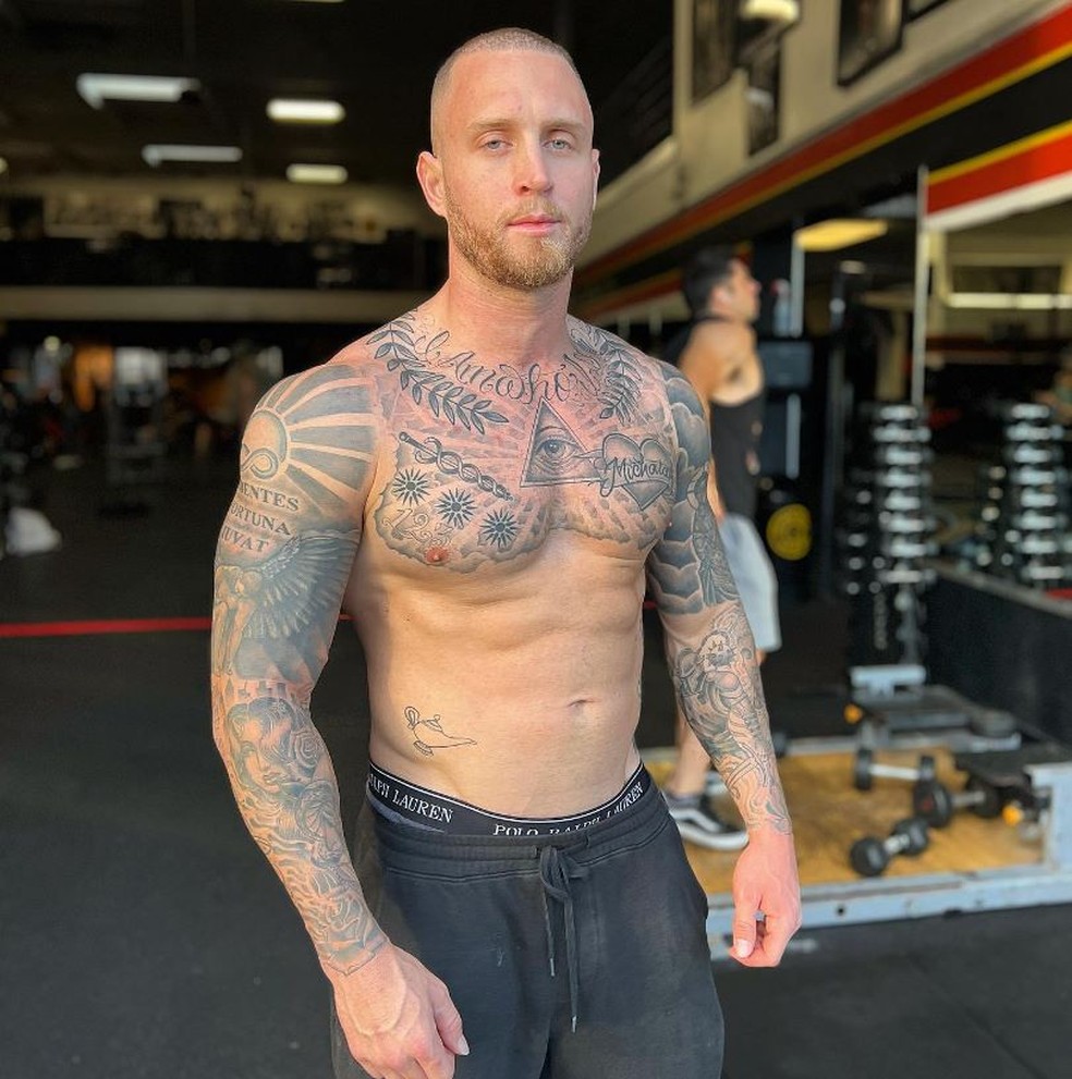 Chet Hanks Audentes Fortuna Juvat chest tattoos