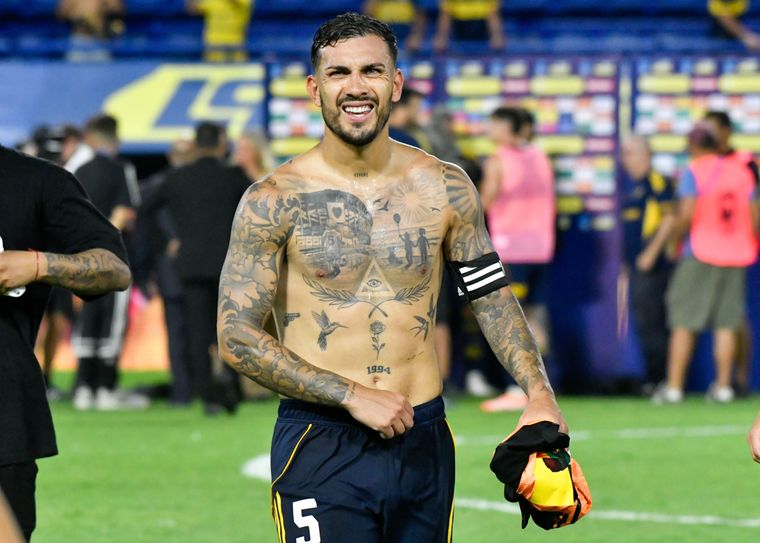 Leandro Paredes VIVERE neck and 1994 abdomen tattoos