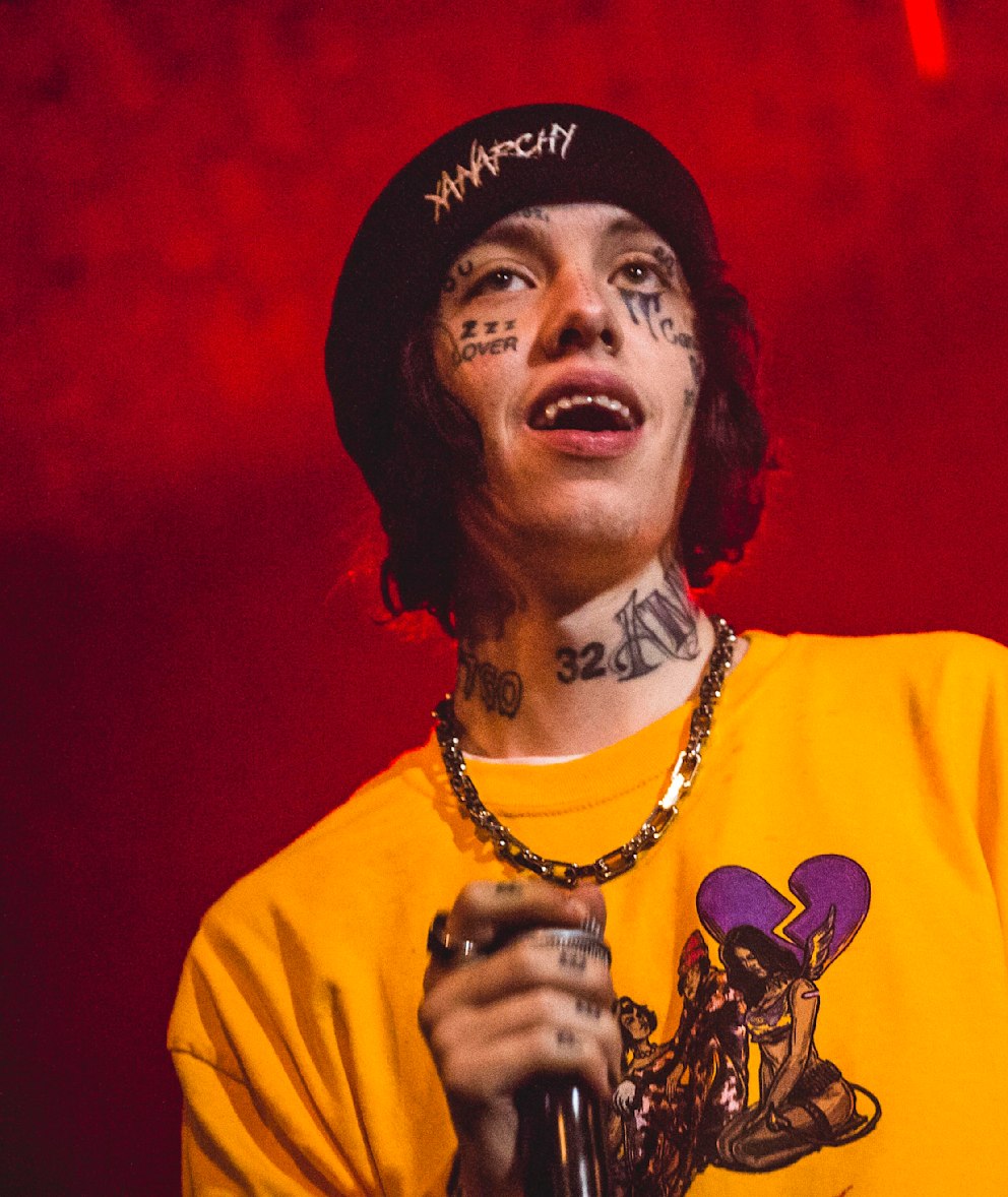 Lil Xan Lover live performance tattoos