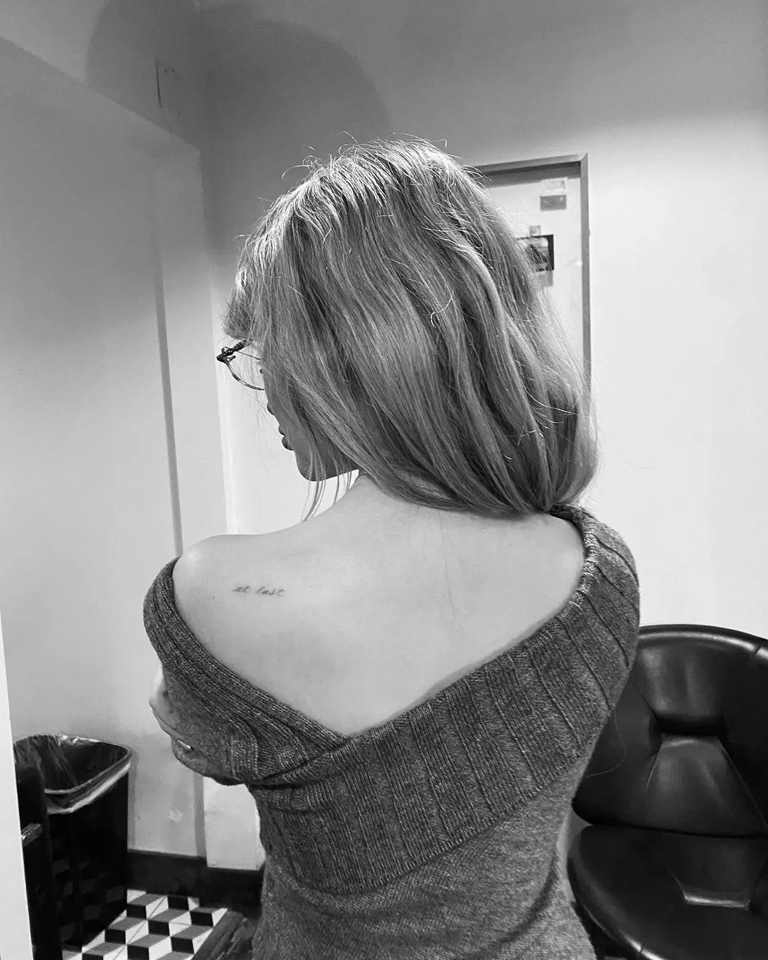 Sabrina Carpenter at last shoulder tattoo