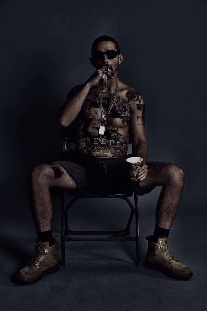 Shia LaBeouf showing the Creeper chest tattoo
